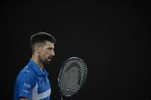 Djokovic, tenista sérvio, com olhar concentrado