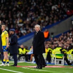 Carlo Ancelotti, treinador do Real Madrid, na área técnica