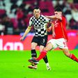 Bozeník, avançado do Boavista, tenta ultrapassar António Silva, defesa do Benfica, em jogo da Liga de 2023/2024. As panteras negras recebem, esta segunda-feira, o Casa Pia no fecho da 18.ª jornada da Liga