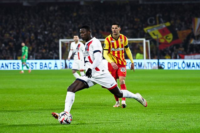 Já imaginou Nuno Mendes... a ponta de lança?