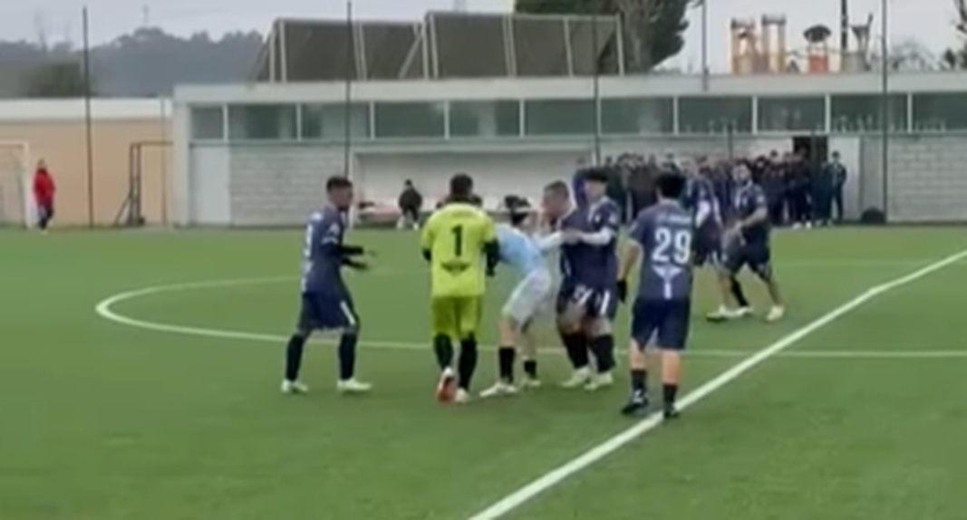 Encontro entre 'Pacifistas' e 'Amigos', a contar para o campeonato Vale d’Este, terminou em batalha campal