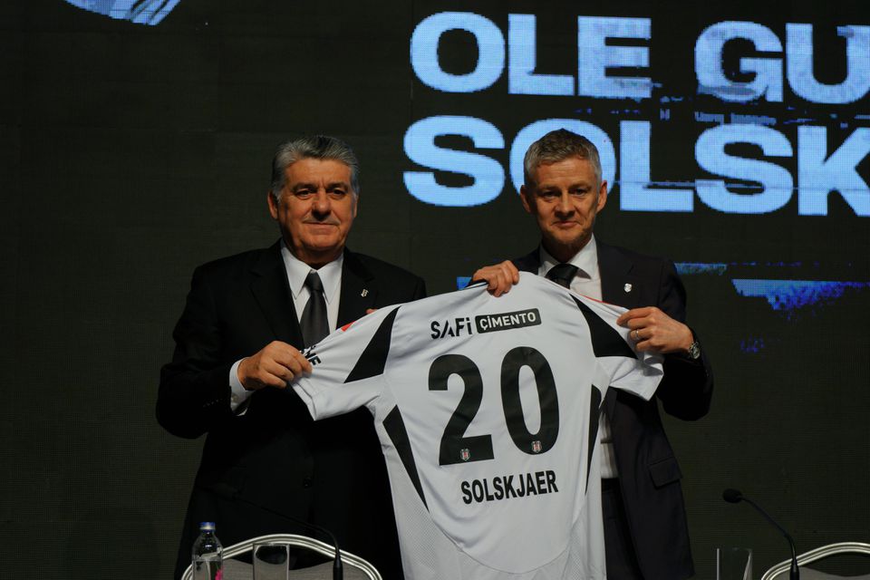 Solskjaer foi apresentado como novo treinador do Besiktas