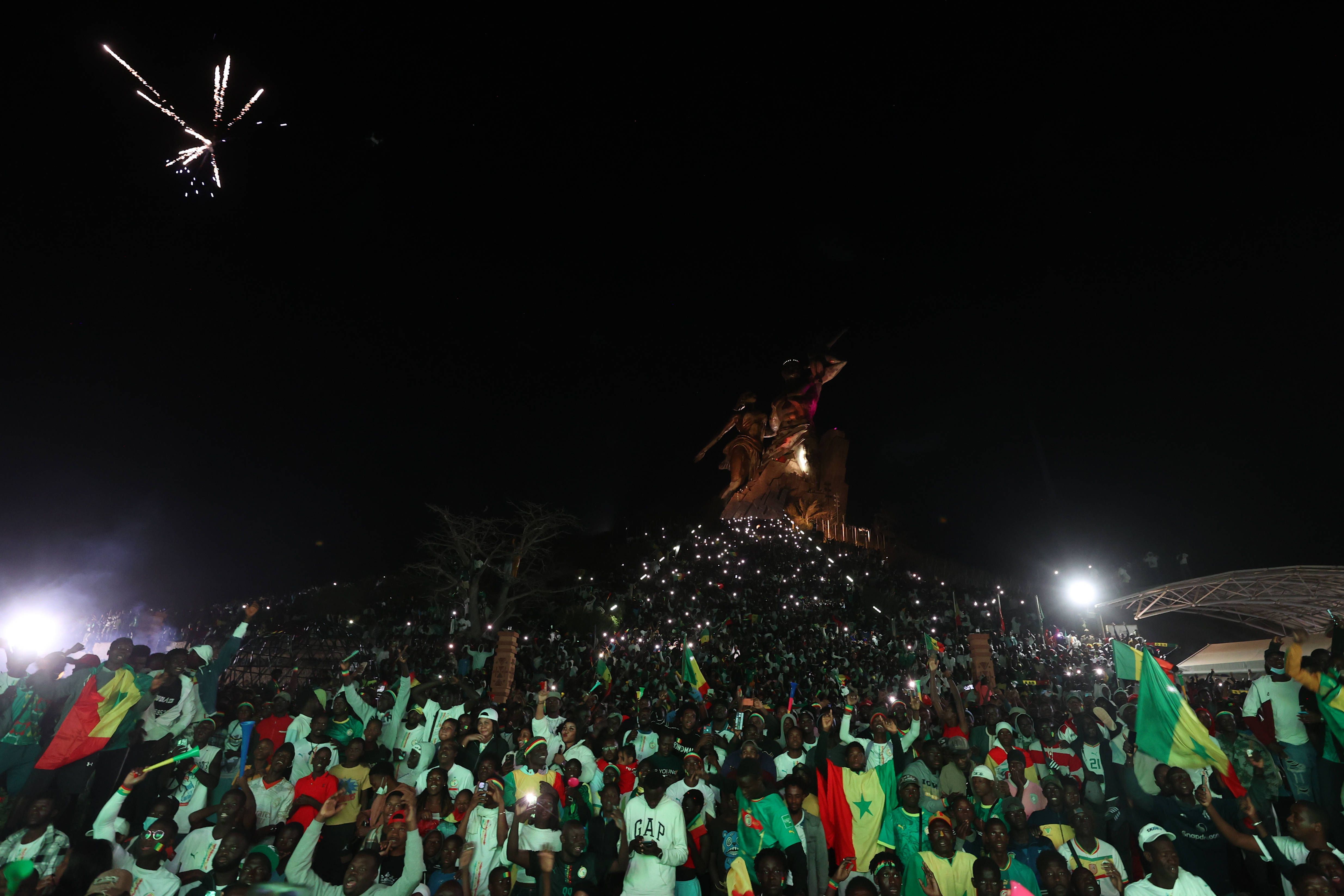 Festa nas ruas de Dakar após vitória do Senegal na CAN  - Foto: Imago