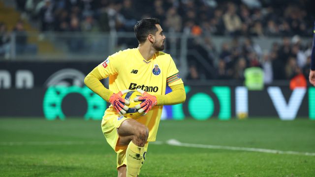 Treino do FC Porto antes do Rangers sem Diogo Costa