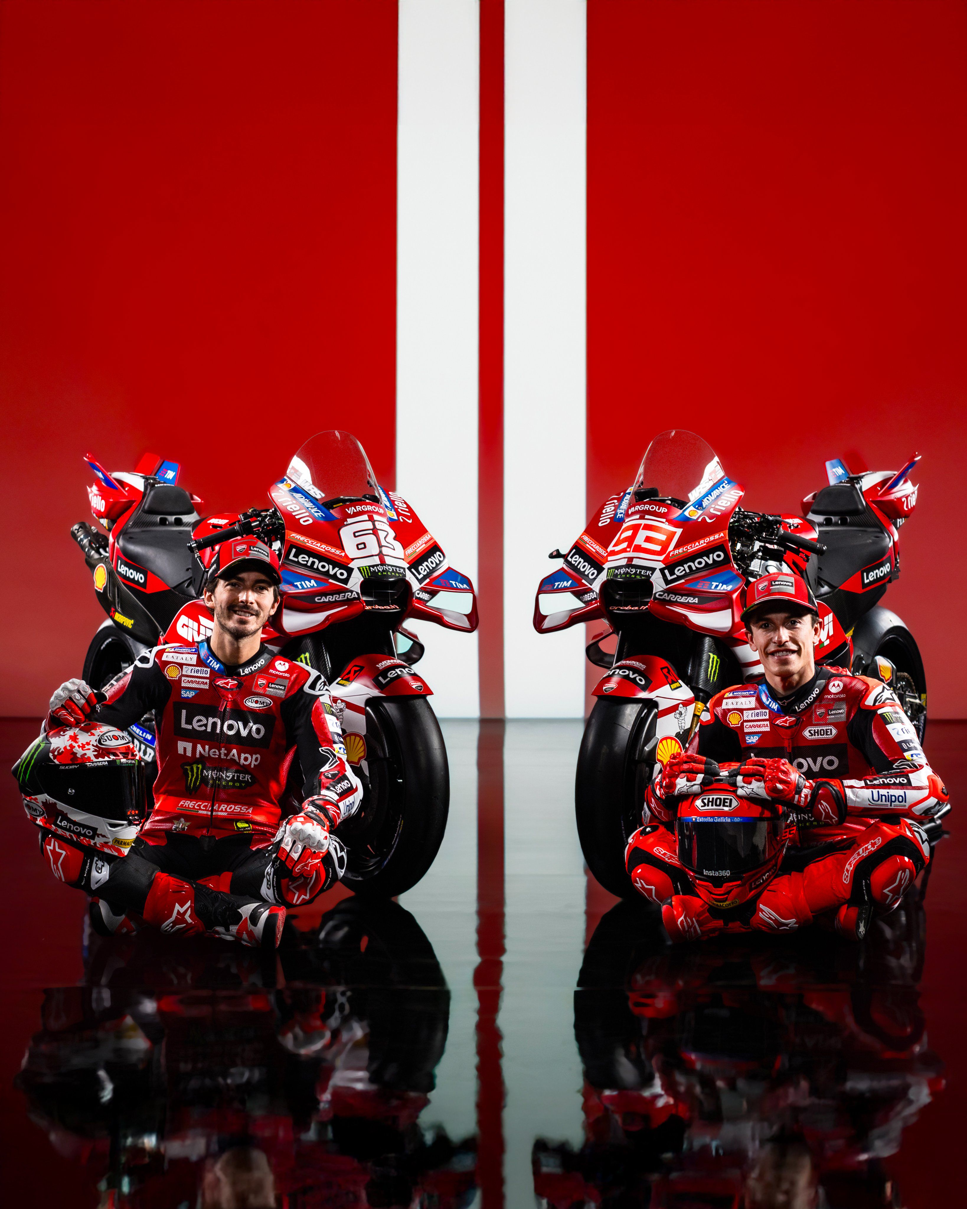 Pecco Bagnaia e Marc Márquez na apresentação da nova Ducati (Foto: Ducati Corse)
