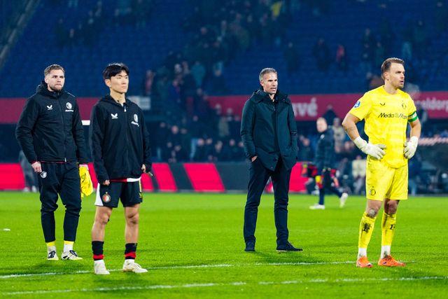 Feyenoord atravessa um mau momento, mas lugar de Van Persie não estará em risco