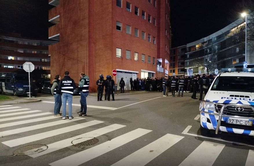 Houve incidentes em Guimarães à margem do jogo entre Vitória e FC Porto - Foto: Facebook Comando Distrital de Braga