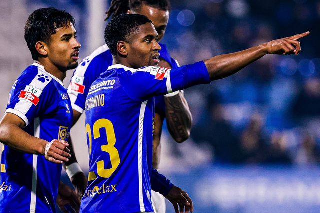 Pedrinho novamente decisivo a saltar do banco - Foto: Liga