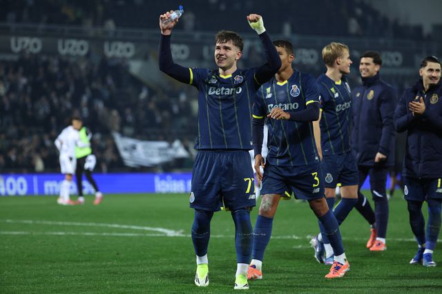 FC Porto: anterior clube de Pietuszewski reage à estreia do jovem extremo