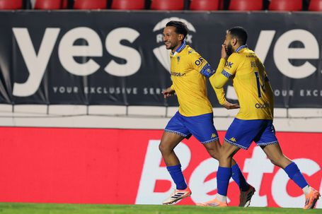 João Carvalho e Yanis Begraoui assumiram uma sociedade letal que conduziu os canarinhos à goleada - Foto: Manuel de Almeida/LUSA