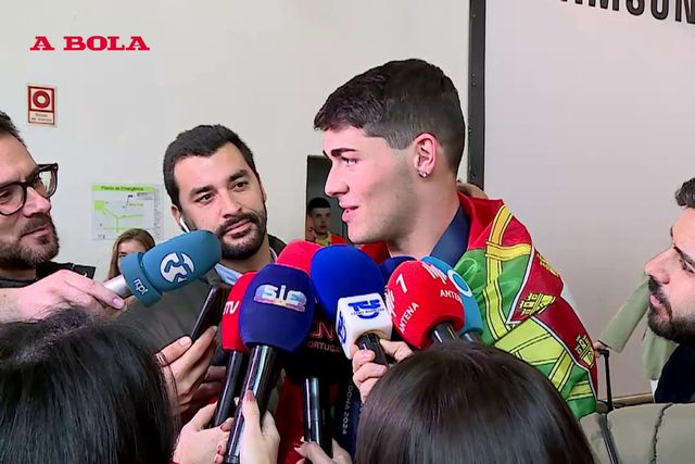 «Dormi com as medalhas e no dia a seguir uma estava partida»