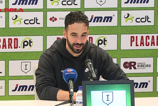 «João Mário é jogador do Benfica, elogiou o seu treinador, como deve fazer»