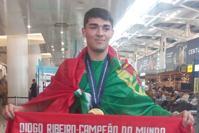 Insólito: Diogo Ribeiro ficou com uma das medalhas de ouro partida