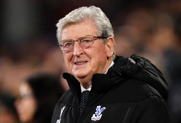 Oficial: Roy Hodgson já não é treinador do Crystal Palace