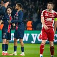 Jogadores do PSG a celebrarem o golo de Vitinha ao Brest