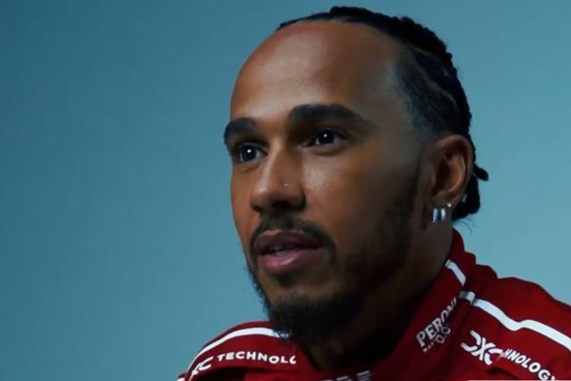 Lewis Hamilton identificou algo único na Ferrari que não experimentou na Mercedes