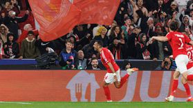 Benfica com Barcelona ou Liverpool: os emparelhamentos para os 'oitavos' da Champions 