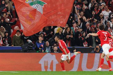 Benfica com Barcelona ou Liverpool: os emparelhamentos para os 'oitavos' da Champions 