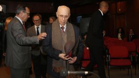 Eterno abraço fraterno de Manuel Sérgio: muito além do Desporto