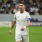 Cristiano Ronaldo caminha pelo campo, durante um jogo pelo Al Nassr na Champions League asiática