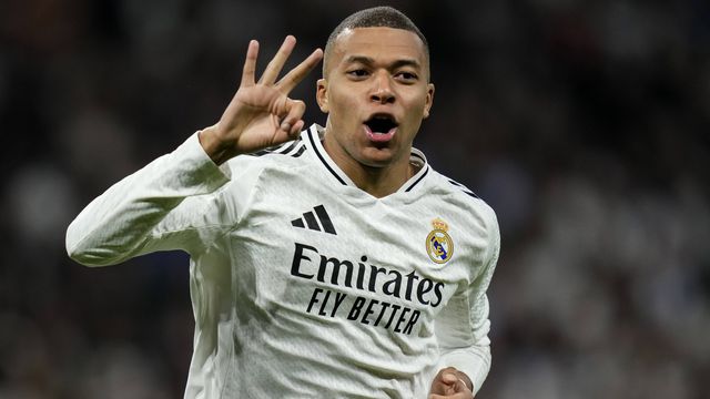 Deixam-no sozinho e ele faz... o 'hat trick': ora aí está o terceiro de Mbappé (vídeo)
