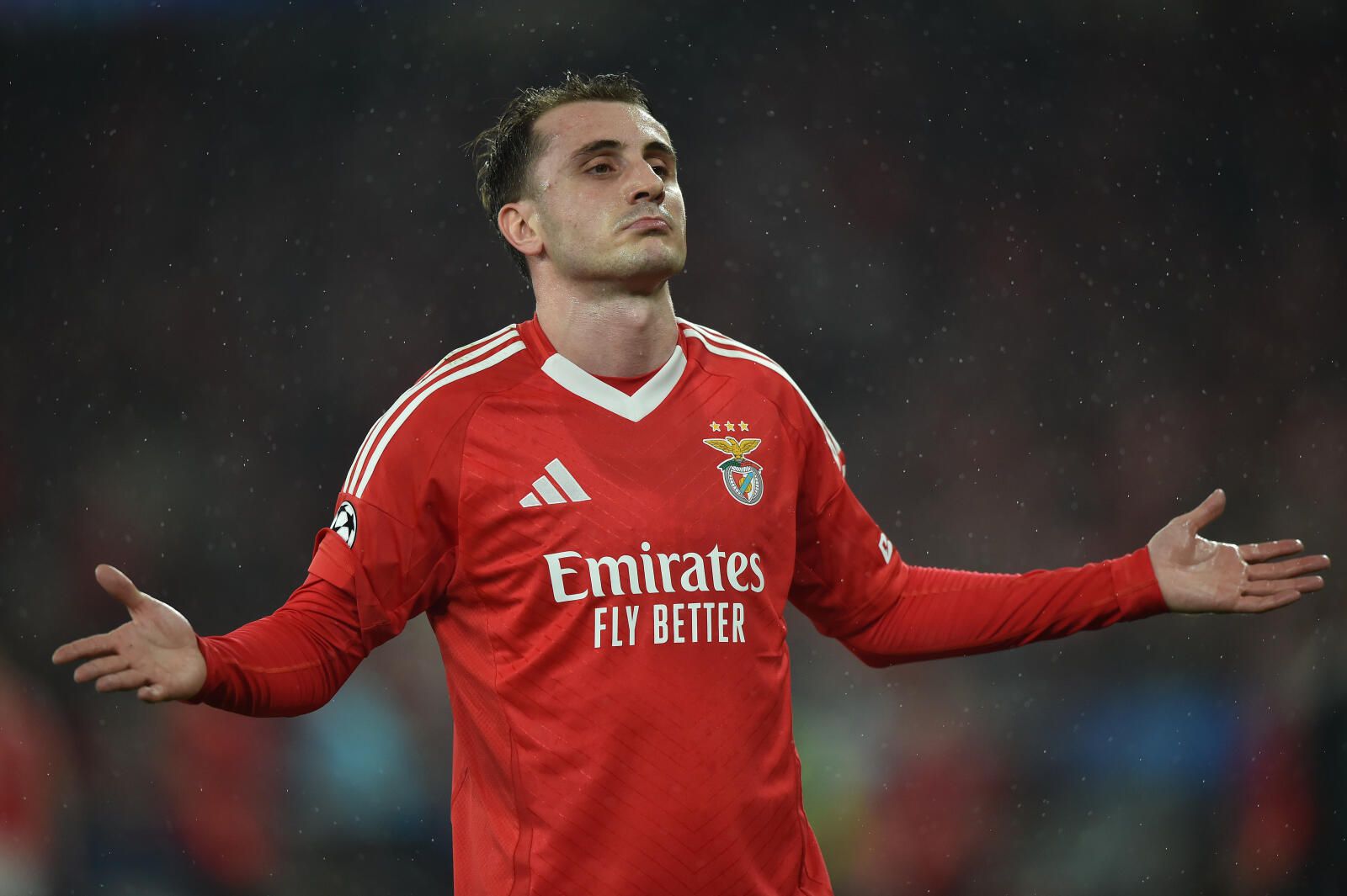 O extremo do Benfica Akturkoglu a festejar o golo que marcou ao Mónaco na Champions