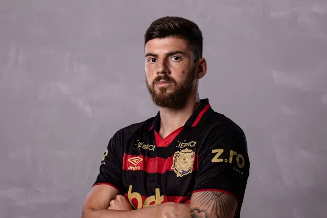 Mercado oficial: ex-SC Braga e médio colombiano são reforços para Pepa