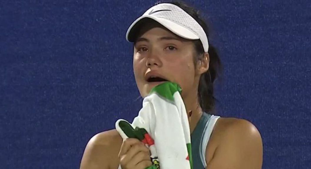 Emma Raducanu em lágrimas