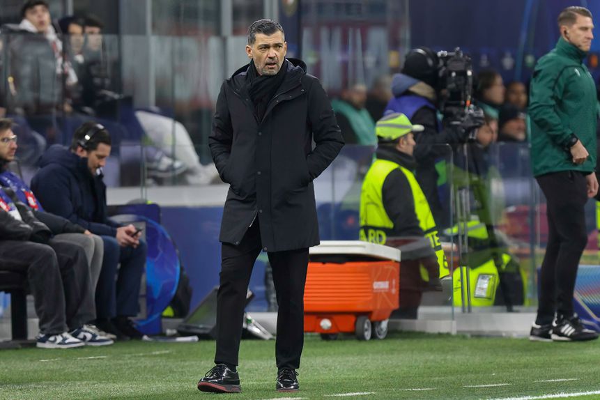 Sérgio Conceição junto à área técnica