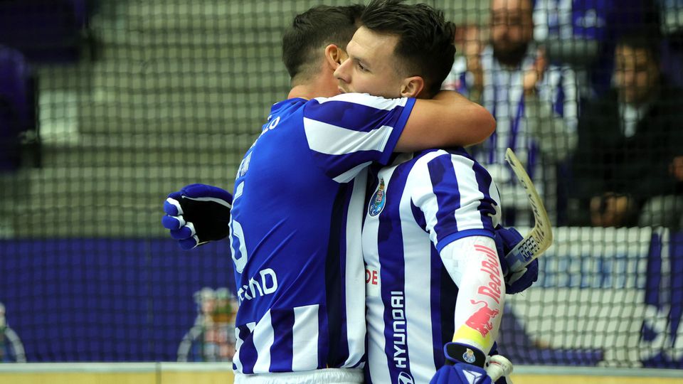 Equipa de hóquei em patins do FC Porto, após jogo com Barcelona. 2024/25. Foto FPP