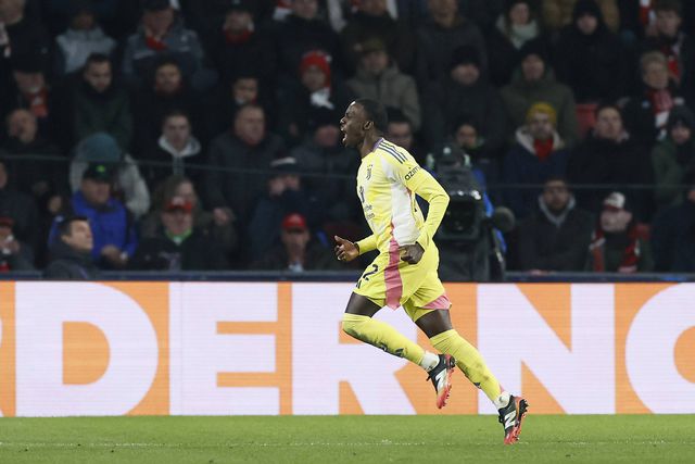 Vídeo: que disparo de Weah para o empate da Juventus!