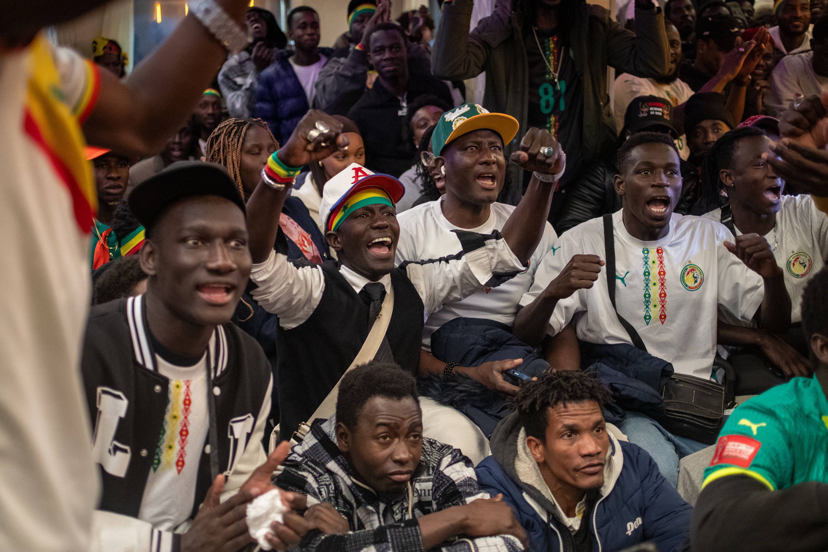 Adeptos do Senegal a celebrar a conquista da CAN em Marrocos