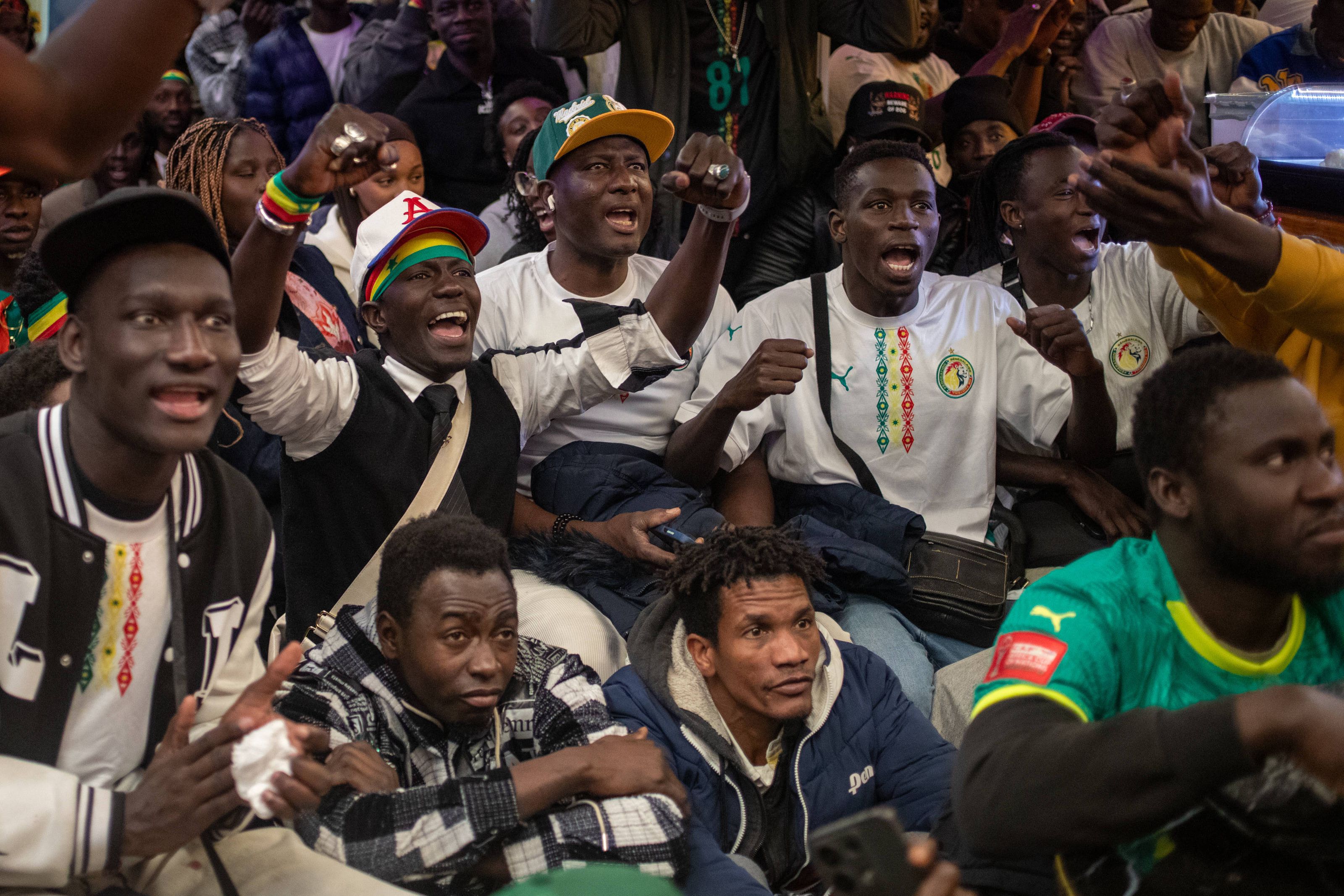 Adeptos do Senegal a celebrar a conquista da CAN em Marrocos
