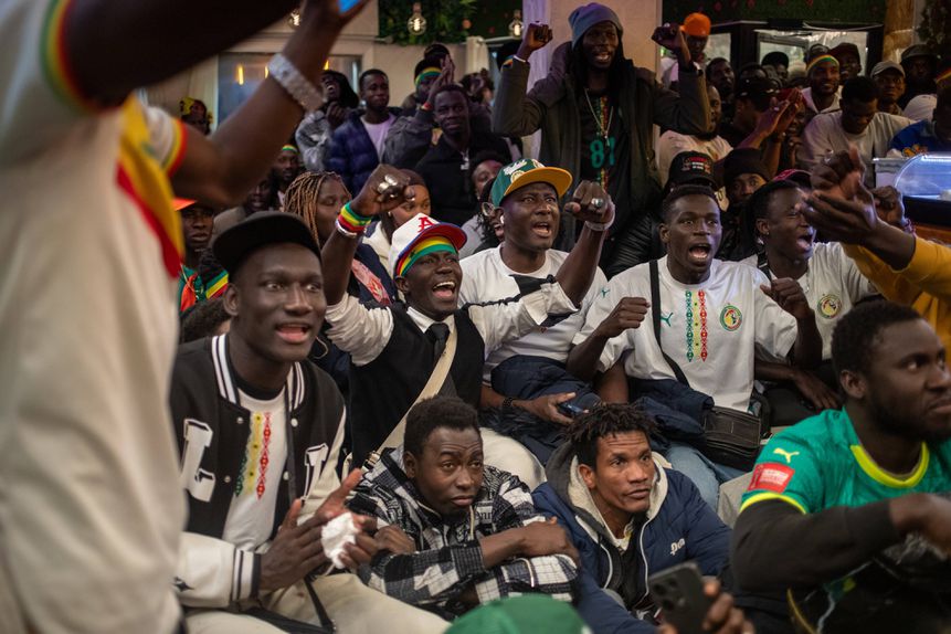 Adeptos do Senegal a celebrar a conquista da CAN em Marrocos