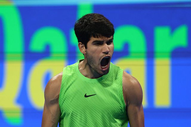 Carlos Alcaraz a celebrar um ponto em Doha