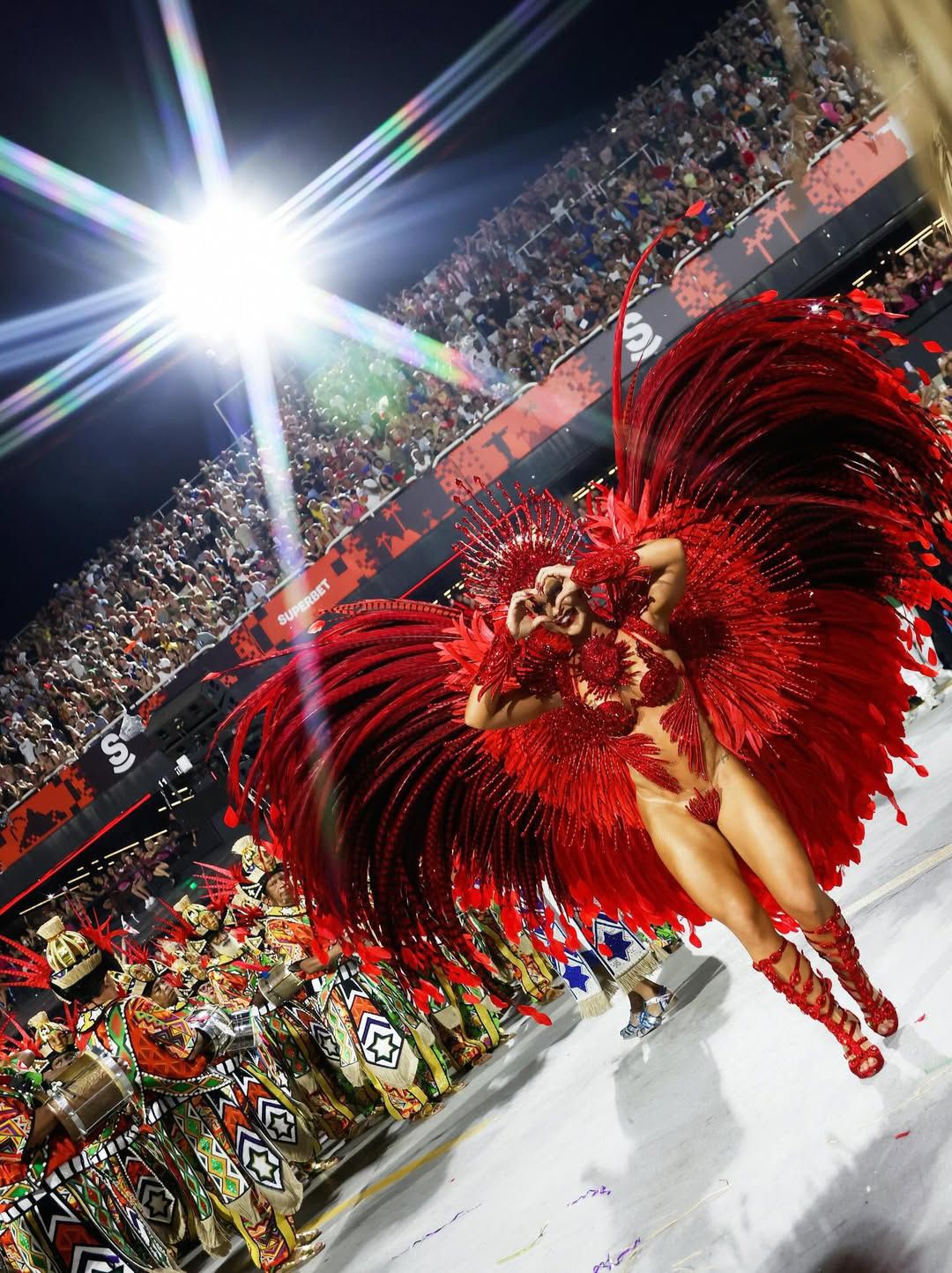 Virgínia Fonseca, namorada de Vinícuis Júnior, rainha de bateria da Grande Rio - Foto: Instagram/Virgínia