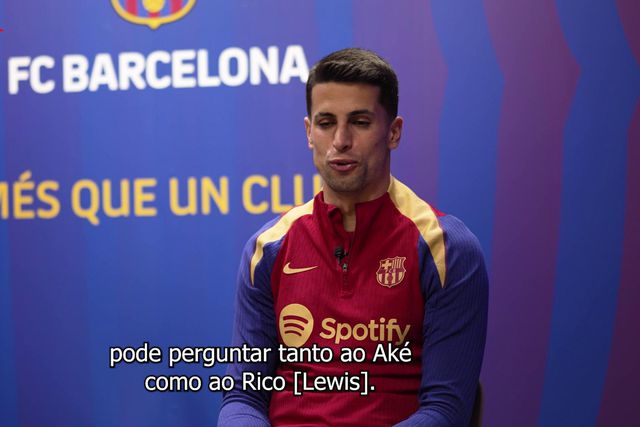 João Cancelo desmente Pep Guardiola: «Nunca fui um mau companheiro»