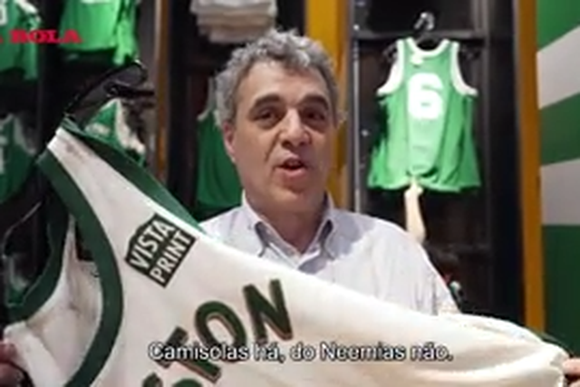 Não há camisolas de Neemias Queta na loja dos Celtics