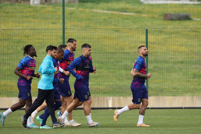 Chaves: sete ausentes no arranque da 'operação' Benfica