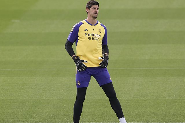 Courtois sai do treino em lágrimas após lesão no menisco do joelho direito