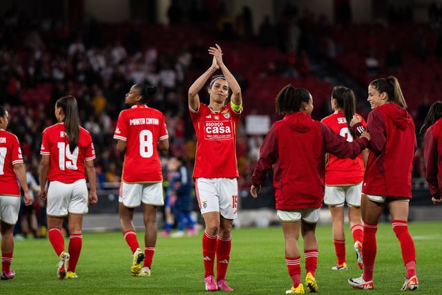 Primeira parte de gala ainda fez a águia sonhar: a crónica do Benfica-Lyon