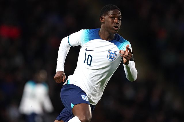 Inglaterra: Kobbie Mainoo chamado à seleção principal com 18 anos
