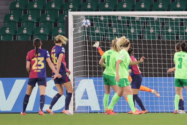 Sem Kika, Barcelona atropela Wolfsburgo; Man. City vence Chelsea