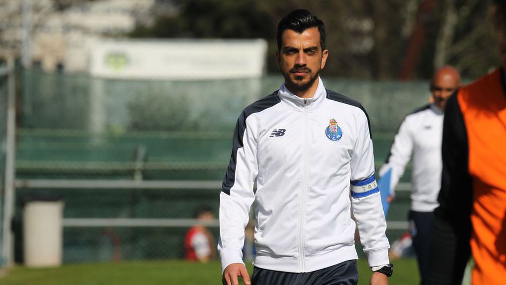 Entre jogadores nas seleções e elementos aos cuidados do departamento médico, João Brandão, treinador do FC Porto B, está privado de 14 atletas