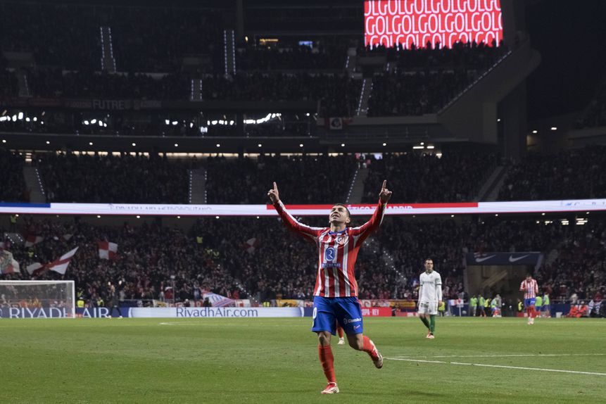 Ángel Correa a festejar golo no Metropolitano