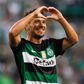 Pedro Gonçalves faz o gesto de um coração após marcar um golo pelo Sporting