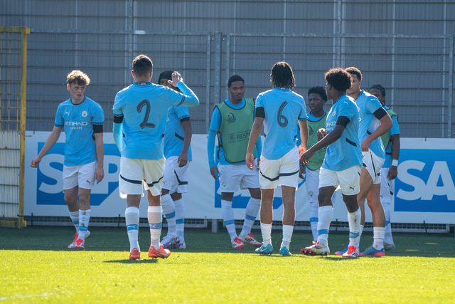 Escândalo em Manchester: jovens de United e City podem, afinal, ser adultos