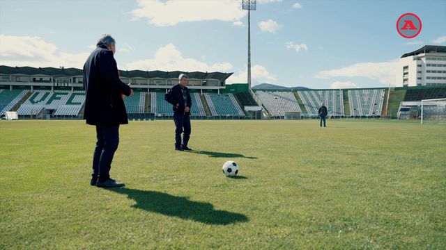 Toni simula passe de há 50 anos