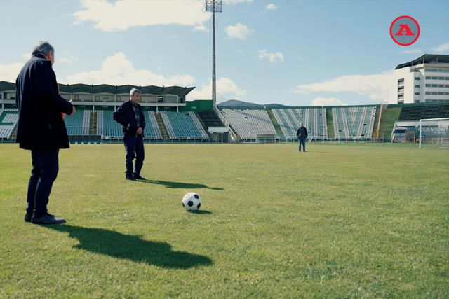 Toni simula passe de há 50 anos