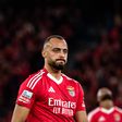 Arthur Cabral, ponta de lança do Benfica, com ar desalentado num jogo